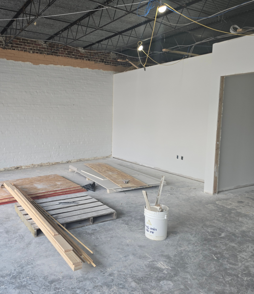 Primary colored Wrench icon